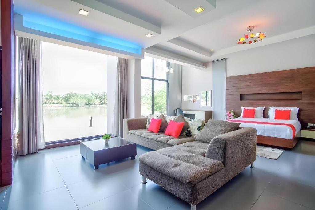 Thaiasia Goldensea Resort Phra Nakhon Si Ayutthaya Exteriör bild