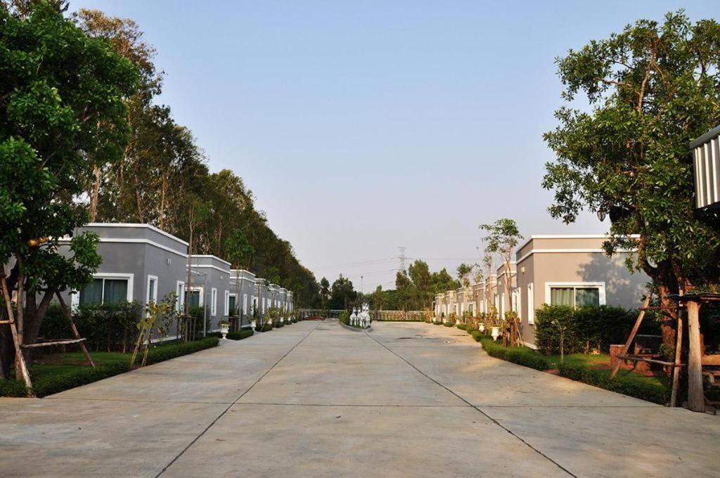 Thaiasia Goldensea Resort Phra Nakhon Si Ayutthaya Exteriör bild