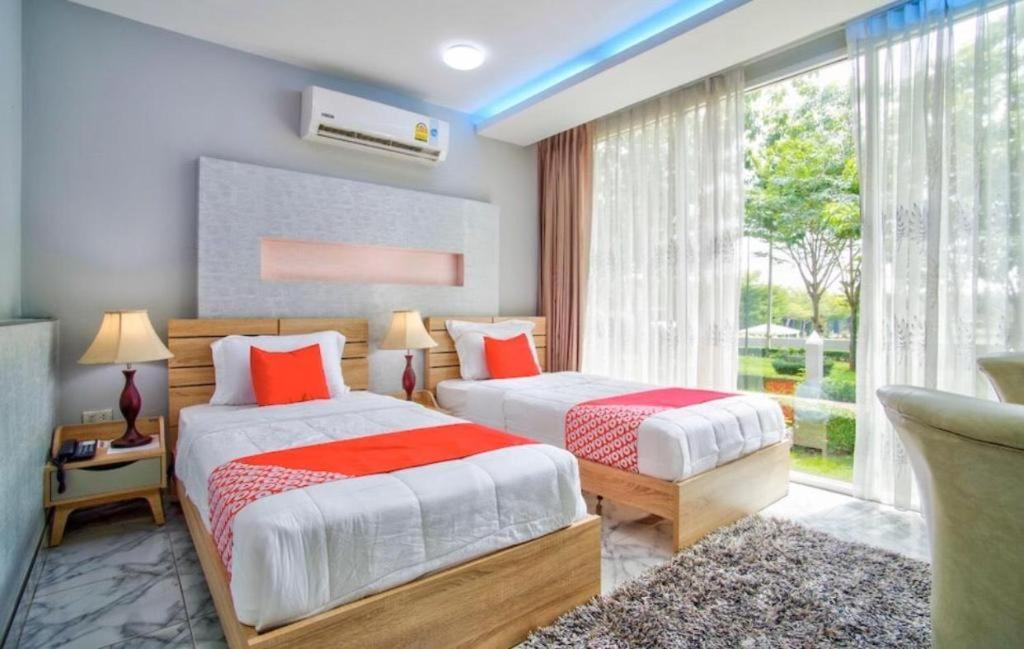 Thaiasia Goldensea Resort Phra Nakhon Si Ayutthaya Exteriör bild
