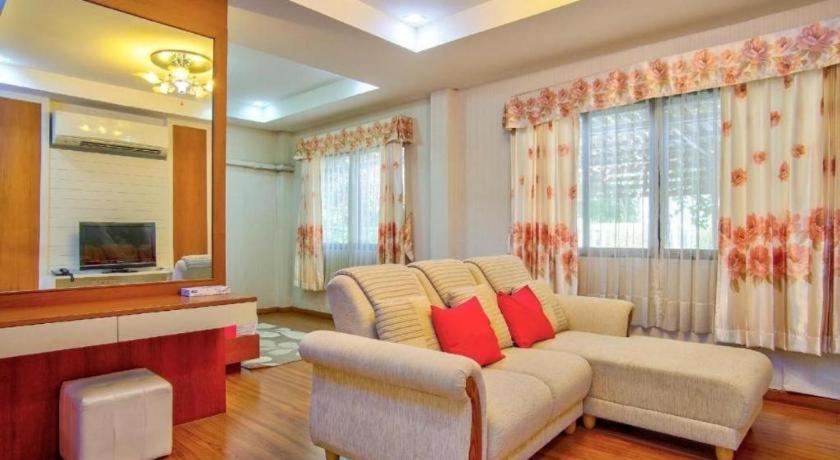Thaiasia Goldensea Resort Phra Nakhon Si Ayutthaya Exteriör bild