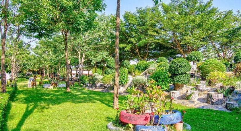 Thaiasia Goldensea Resort Phra Nakhon Si Ayutthaya Exteriör bild