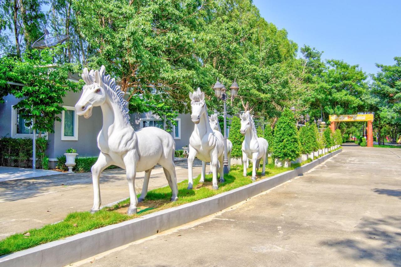 Thaiasia Goldensea Resort Phra Nakhon Si Ayutthaya Exteriör bild